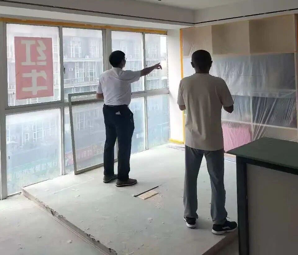 金九銀十裝修季｜南京紅牛裝飾工程總監(jiān)：工地巡檢無(wú)小事，嚴(yán)苛落實(shí)工藝標(biāo)準(zhǔn)！10